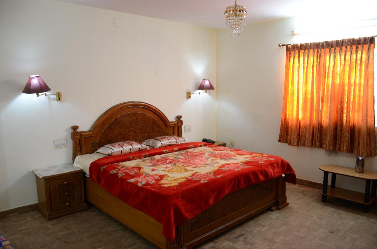 Hotel Vasantham Palace Утакаманд Экстерьер фото